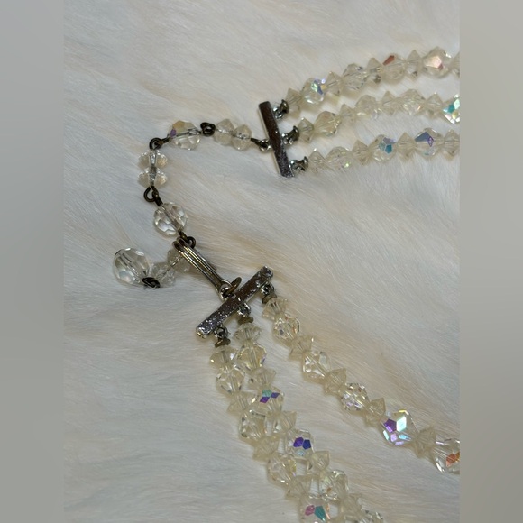 Vintage Triple Strand Aurora Borealis Crystal Faceted Graduated Choker Necklace. - Picture 7 of 7